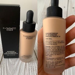 NIB MAC Water-weight Foundation in NC30